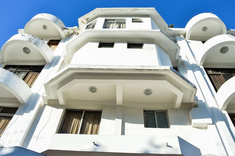 Cool Breeze Hotel モンバサ エクステリア 写真